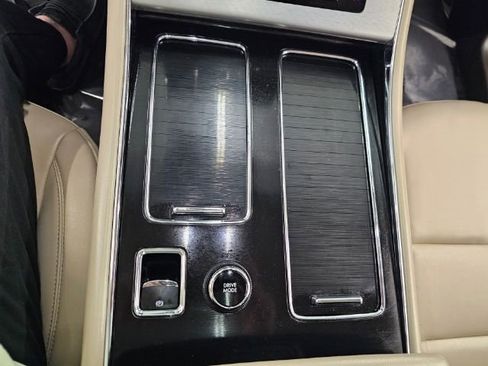 Used 2023 Lincoln Aviator AWD w/ Premium Package image 19