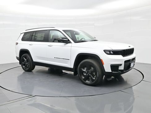 New 2025 Jeep Grand Cherokee L Limited w/ Black Appearance Package image 4