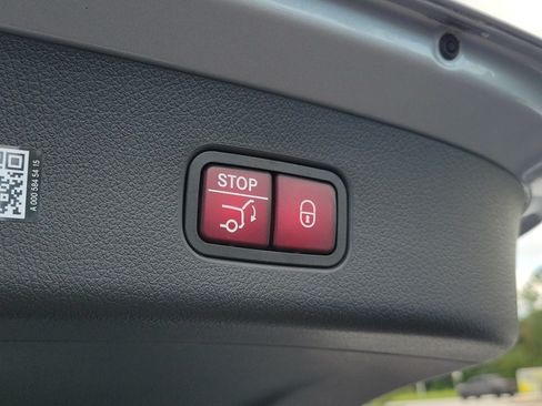 Certified 2026 Mercedes-Benz GLC 300 image 9