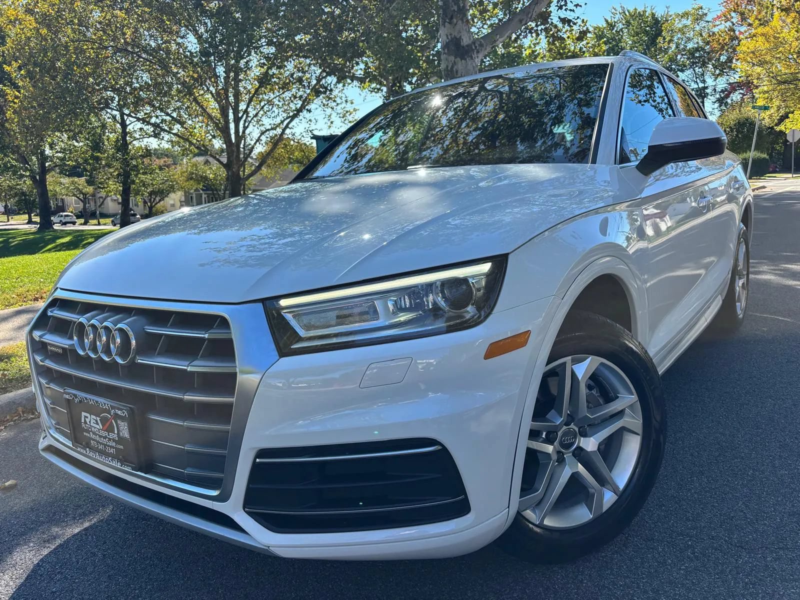 Used 2019 Audi Q5 2.0T Premium w/ Convenience Package AWD/4WD image 1