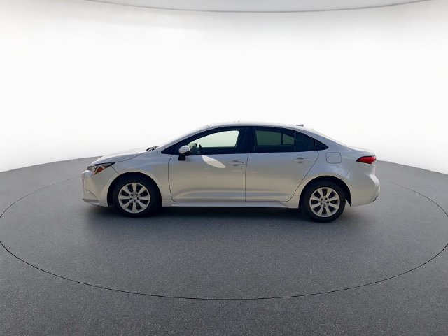 Used 2024 Toyota Corolla LE FWD image 3