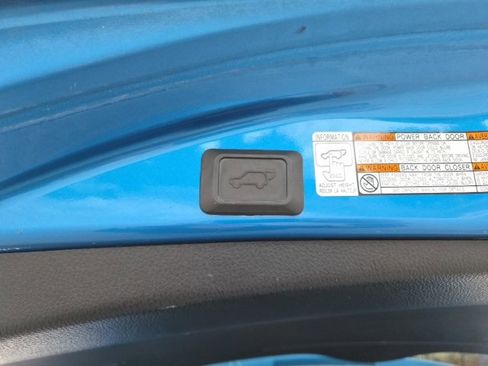 Used 2018 Toyota RAV4 XLE image 12