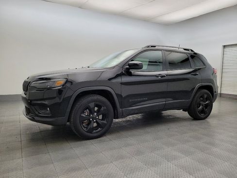 Used 2020 Jeep Cherokee Latitude Plus image 2