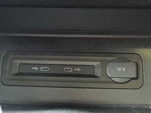 Certified 2022 Volkswagen Atlas Cross Sport SEL R-Line image 33