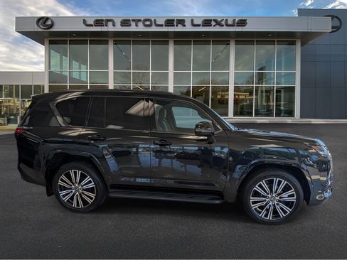 Used 2024 Lexus LX 600 4WD w/ Appearance Package image 2