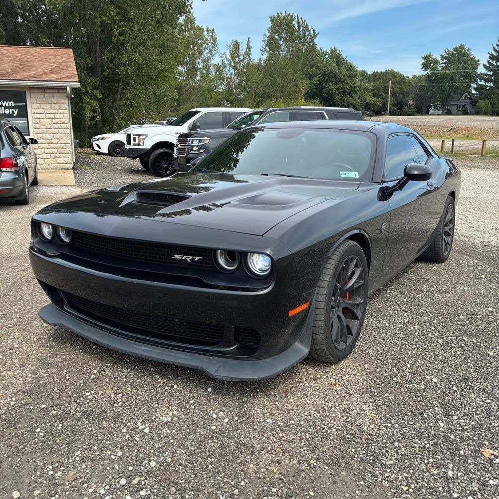 Used 2015 Dodge Challenger SRT Hellcat RWD image 2