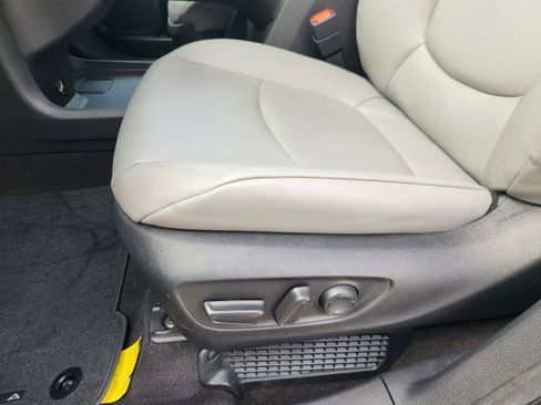 Certified 2025 Toyota Sienna XLE image 23