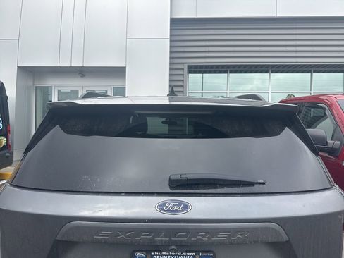 Used 2023 Ford Explorer XLT w/ Equipment Group 202A image 8