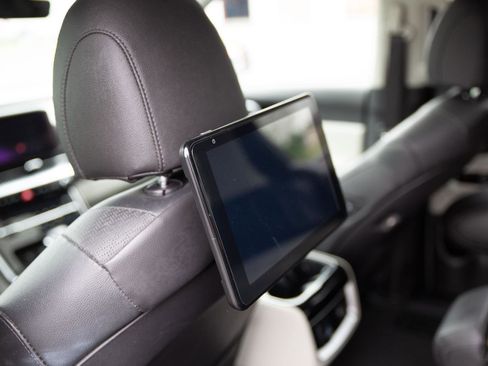 Used 2023 Kia Carnival SX Prestige FWD image 23
