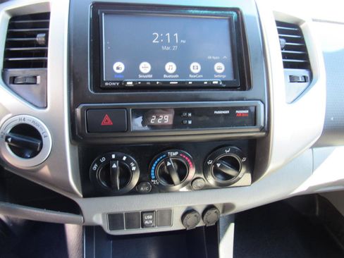 Used 2014 Toyota Tacoma 4x4 Access Cab w/ SR5 Package image 21