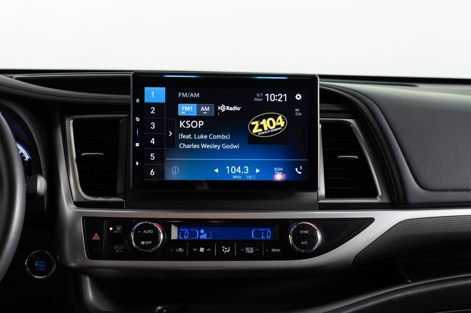 Used 2019 Toyota Highlander SE AWD/4WD image 38