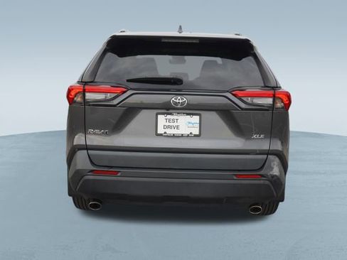 Used 2022 Toyota RAV4 XLE w/ Convenience Package image 7