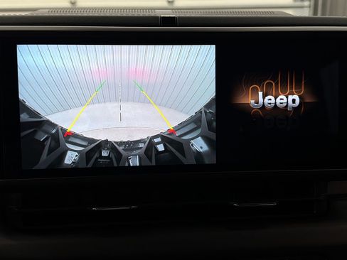 Used 2025 Jeep Wrangler Unlimited Sahara w/ Safety Group image 33