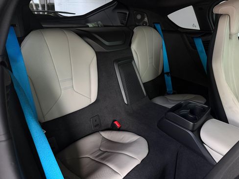 Used 2015 BMW i8 AWD/4WD image 32
