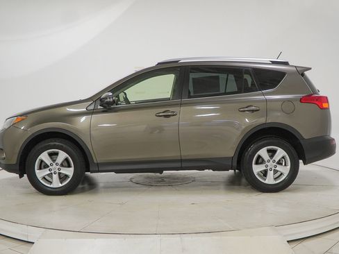 Used 2014 Toyota RAV4 XLE AWD/4WD image 5