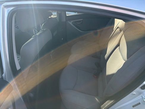 Used 2013 Hyundai Elantra GLS w/ Preferred Pkg image 16