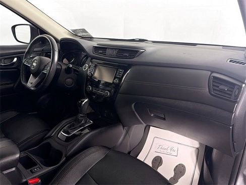 Used 2017 Nissan Rogue SL image 26