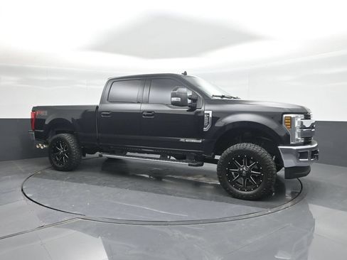 Used 2019 Ford F250 Lariat w/ Lariat Ultimate Package AWD/4WD image 11