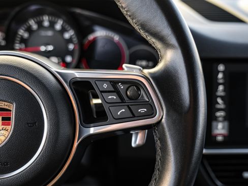 Used 2020 Porsche Cayenne image 17