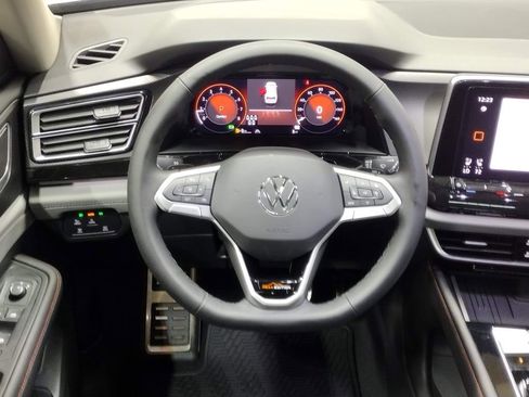 New 2025 Volkswagen Atlas Peak Edition SE image 39