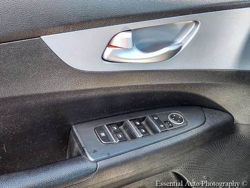 Used 2023 Kia Forte LXS FWD image 13