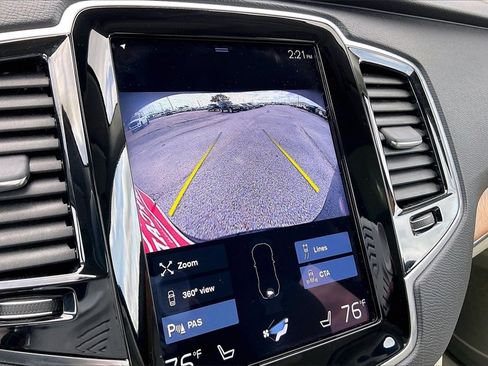 Used 2022 Volvo XC90 T6 Momentum w/ Advanced Package image 13