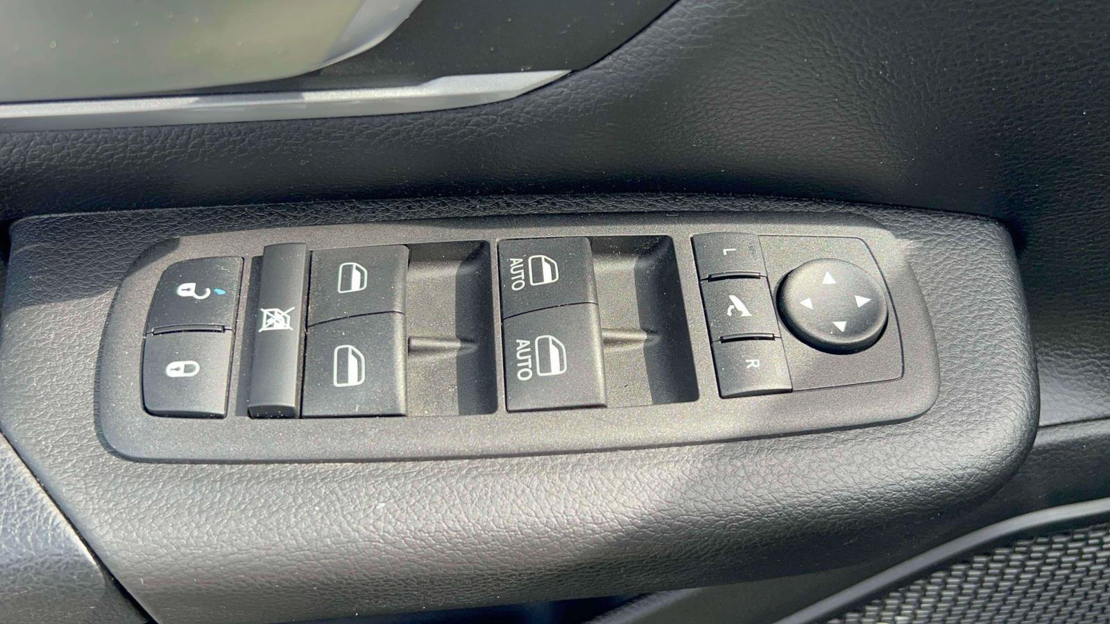 Used 2023 RAM 1500 Big Horn AWD/4WD image 29
