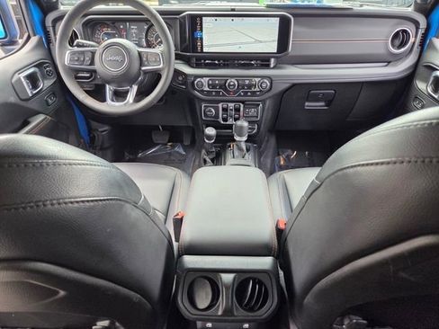 Used 2024 Jeep Wrangler Unlimited Sahara w/ Technology Group AWD/4WD image 16