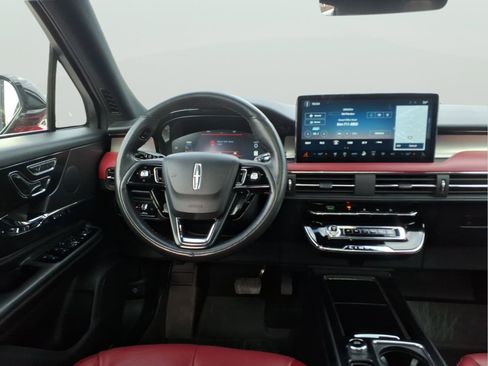 Used 2023 Lincoln Corsair Reserve w/ Equipment Group 201A image 10