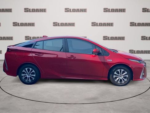 Used 2021 Toyota Prius Prime Limited FWD image 2