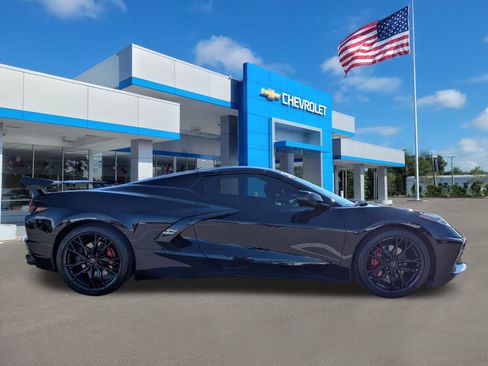 Used 2025 Chevrolet Corvette Stingray Convertible w/ 1LT image 3