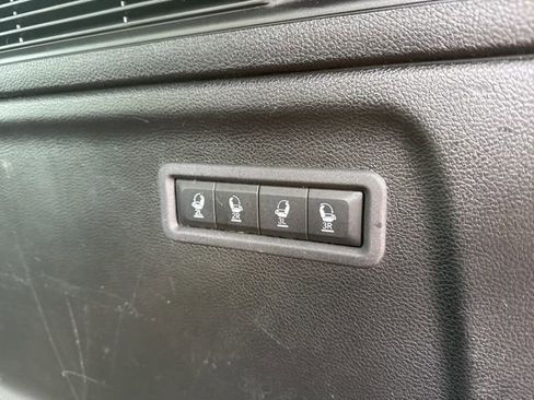 Used 2023 Jeep Wagoneer L Series II image 44