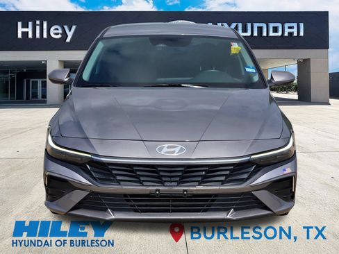 Used 2024 Hyundai Elantra SEL FWD image 7