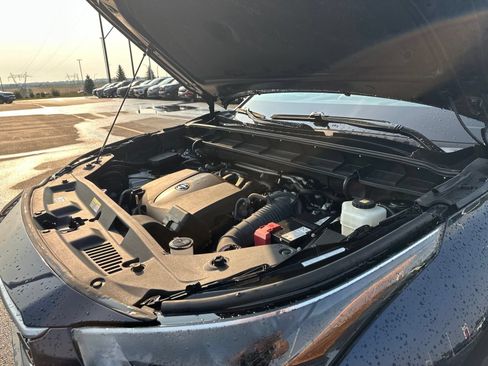 Used 2021 Toyota Highlander XLE AWD/4WD image 49
