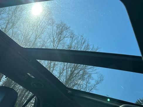 Used 2025 Ford Explorer ST-Line w/ Premium Package image 38