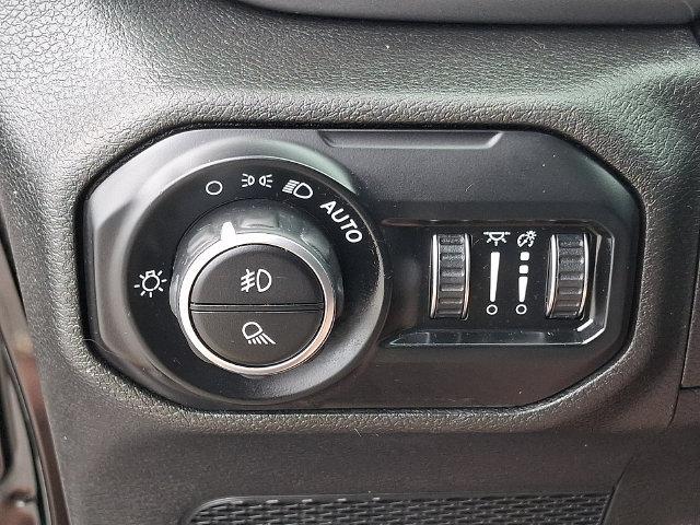 Used 2021 Jeep Gladiator Sport AWD/4WD image 25