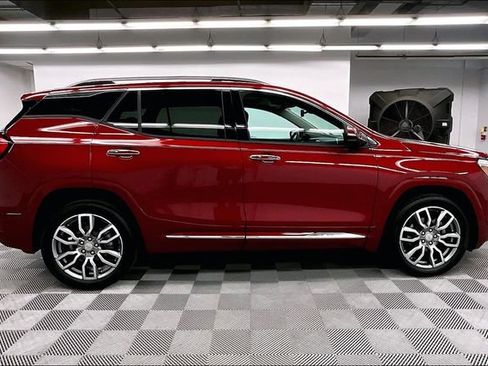 Used 2024 GMC Terrain Denali w/ Denali Premium Package AWD/4WD image 15