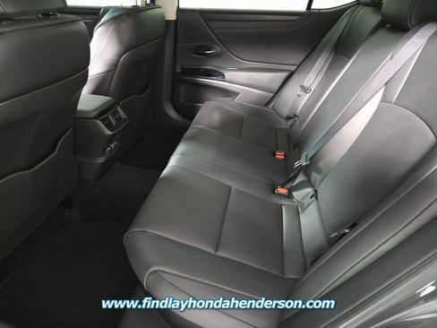 Used 2024 Lexus ES 300h w/ Premium Package FWD image 16