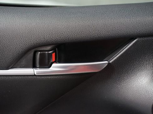 Used 2023 Toyota Camry LE image 29