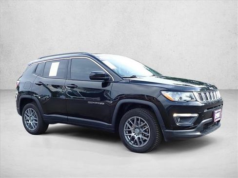 Used 2017 Jeep Compass Latitude AWD/4WD image 6
