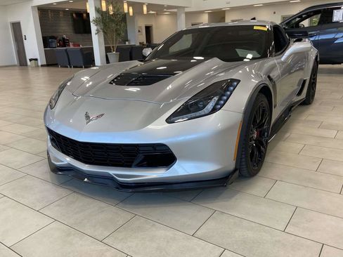 Used 2015 Chevrolet Corvette Z06 w/ 3LZ Preferred Equipment Group image 7