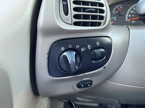 Used 2003 Ford F150 XLT image 39