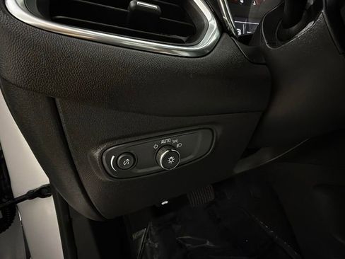 Used 2023 Chevrolet Equinox LS image 27