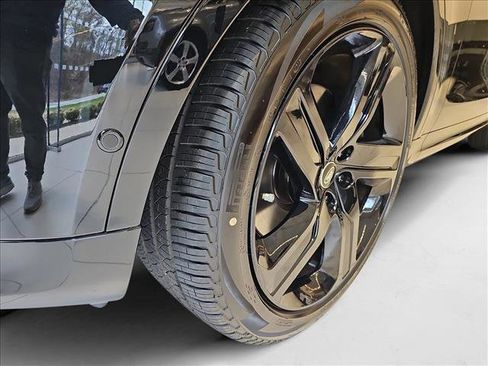 New 2025 Land Rover Discovery Dynamic SE image 30