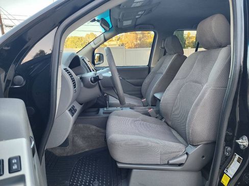 Used 2017 Nissan Frontier SV RWD image 11