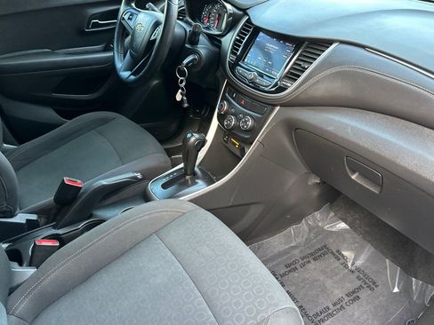 Used 2021 Chevrolet Trax LS w/ Tint and Cruise Package FWD image 15