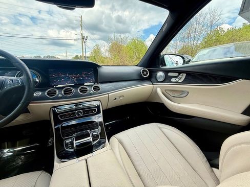 Used 2017 Mercedes-Benz E 300 4MATIC image 20
