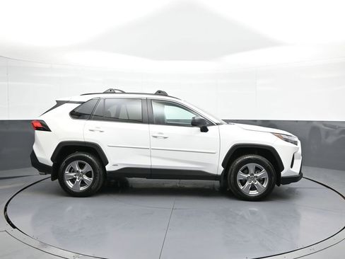 Certified 2024 Toyota RAV4 LE AWD/4WD image 5