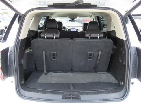 Used 2023 GMC Acadia Denali AWD/4WD image 34