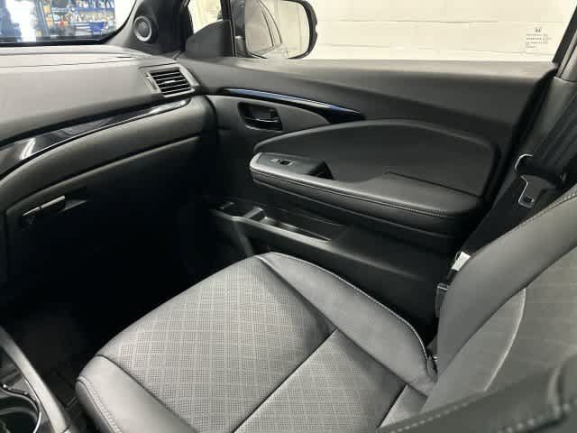Used 2023 Honda Passport Elite image 13